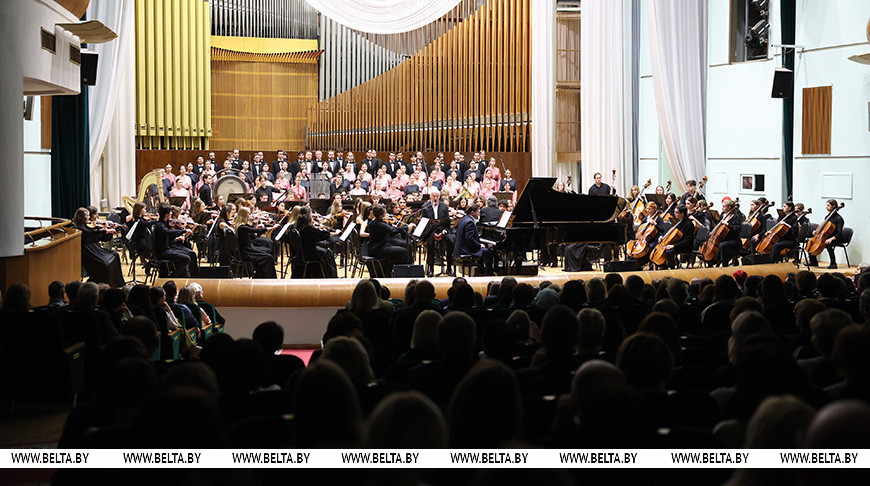 Belarusian-Russian Youth Orchestra led by Yuri Bashmet performs in Minsk