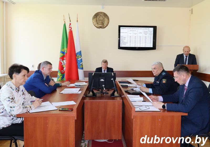 На заседании Дубровенского райисполкома рассмотрели вопрос об организации заготовки кормов в 2025 году