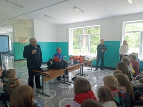 18 июня в лагере «Луговцы» прошел День безопасности. Вместе со специалистами профильных служб ребята обсуждали важные вопросы