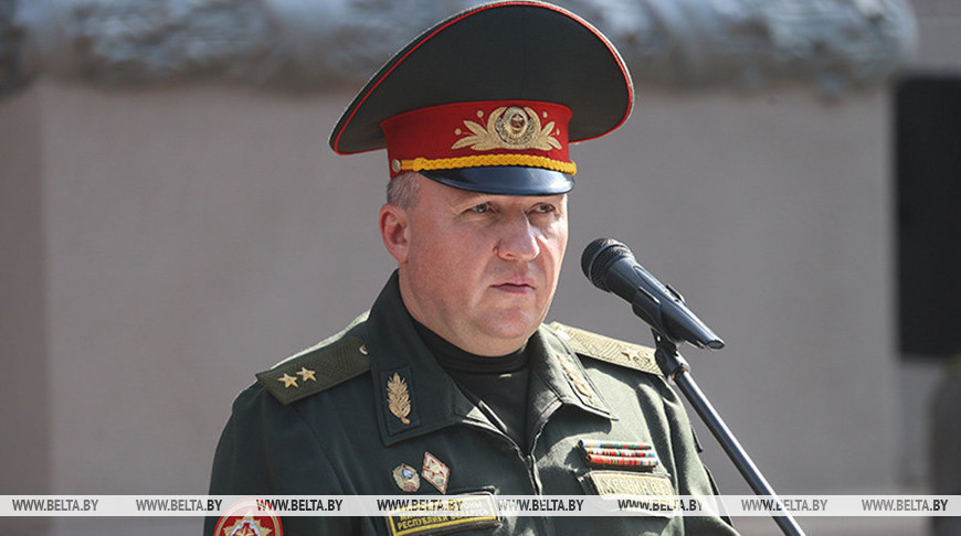 Belarusian defense minister urges to continue glorious traditions of generation of winners