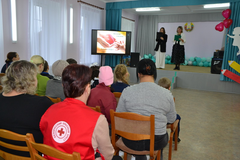 В Дубровенском центре детей и молодежи дан старт акции «Чудеса на Рождество»