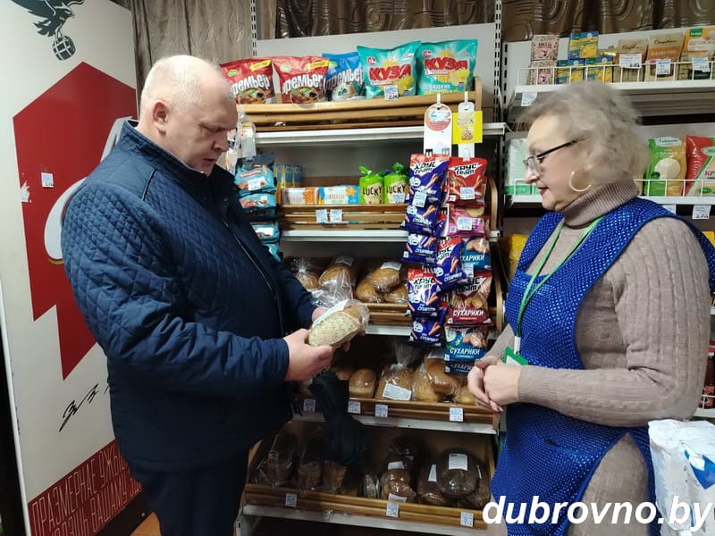 Борис Тихамиров посетил торговые точки Малобаховского сельсовета и города Дубровно