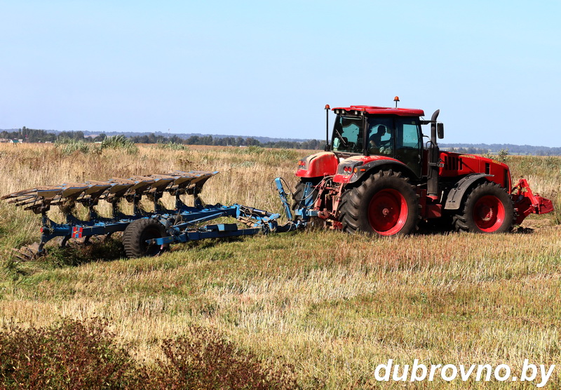Мехотряд ОАО «Дубровенский райагросервис» помогает сельхозпредприятиям