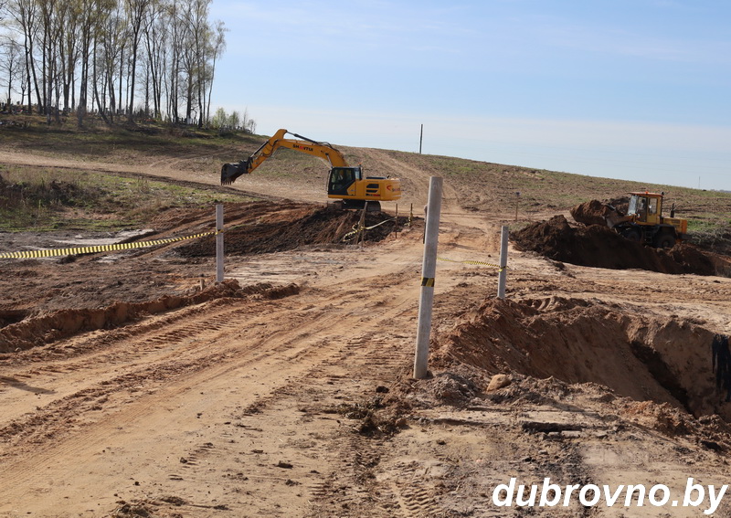 Дубровенские мелиораторы реконструируют мост в д. Пироги