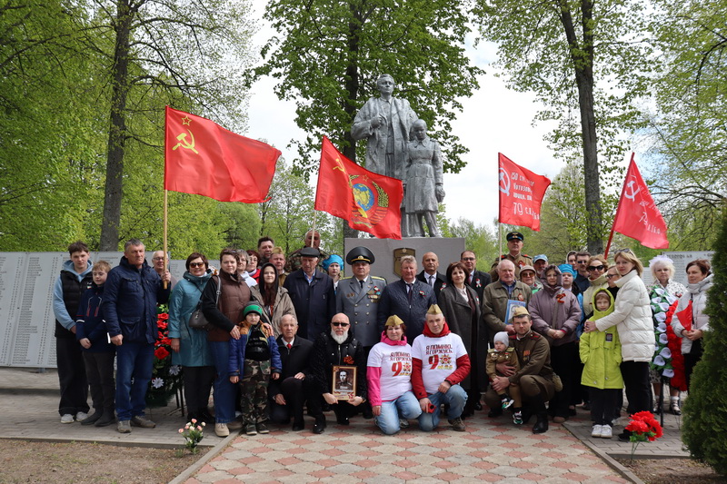 Дубровенцы почтили память воинов-освободителей на братском захоронении д.Петрыки