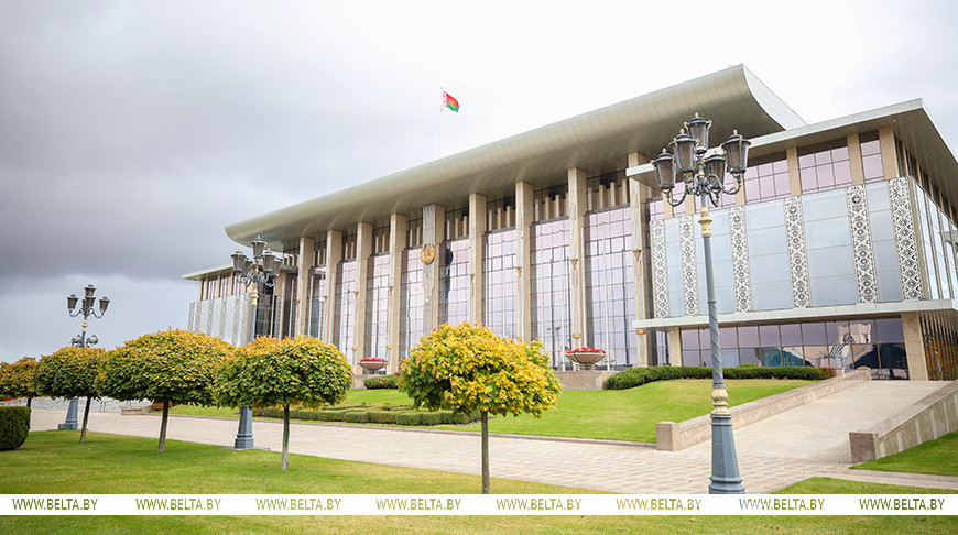 Лукашенко заслушал доклады Крутого и Кочановой. В числе главного - совещание по Витебщине и мониторинг в торговле