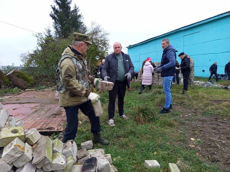 Субботник прошел на Дубровенщине