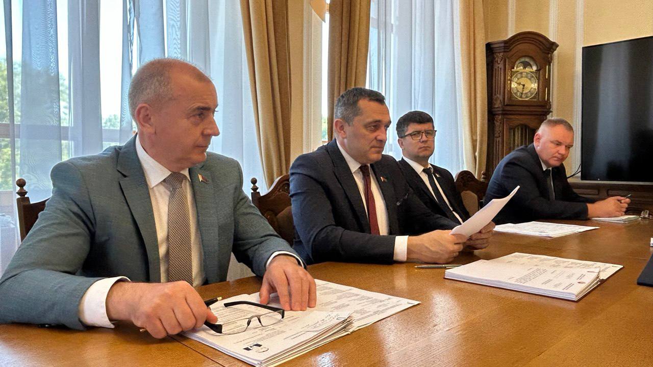 Александр Субботин проводит кадровый день