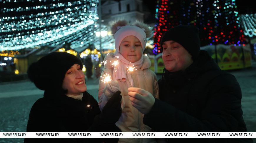 Теперь официально. Лукашенко подписал указ №1 об объявлении Года белорусской женщины