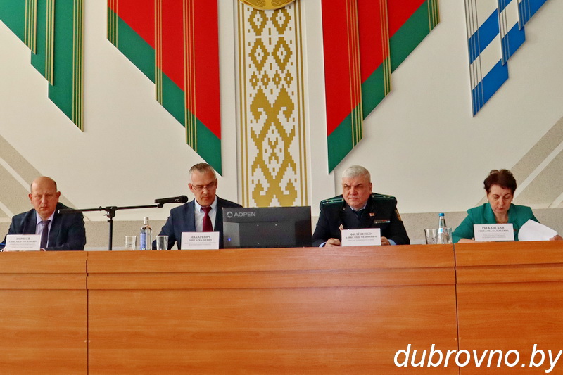 В Дубровенском райисполкоме рассмотрели вопросы эффективного проведения весенней посевной