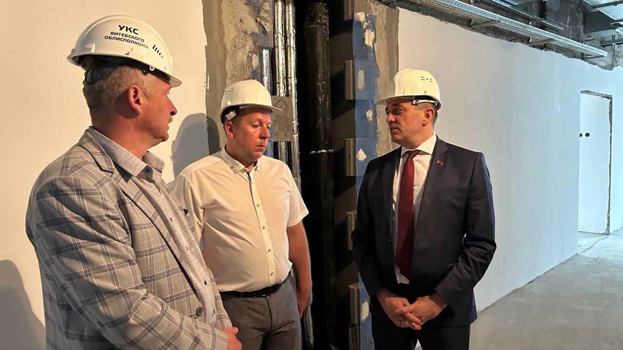 ФОТОФАКТ: Александр Субботин ознакомился с ходом строительства хирургического корпуса областной больницы в Витебске