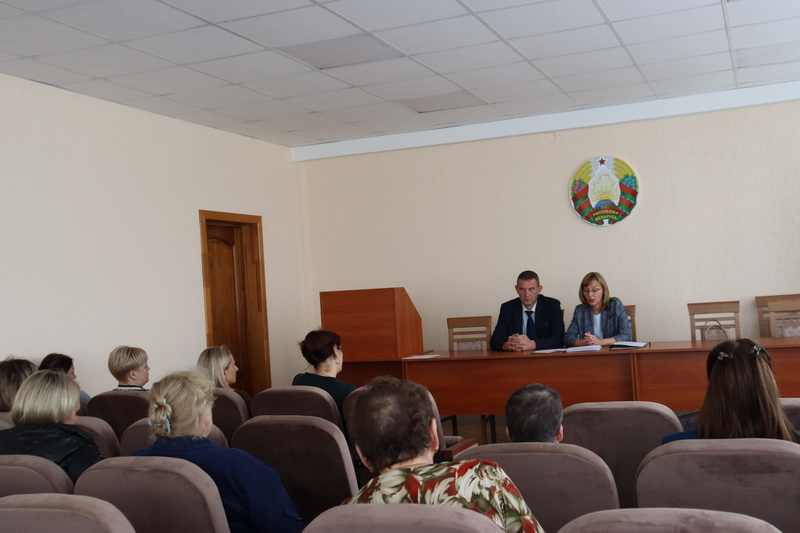 В Дубровно состоялись встречи с трудовыми коллективами предприятий и организаций в рамках проведения единого дня информирования