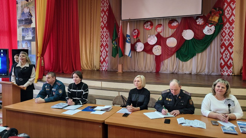 В Дубровно прошла районная ярмарка целевой подготовки