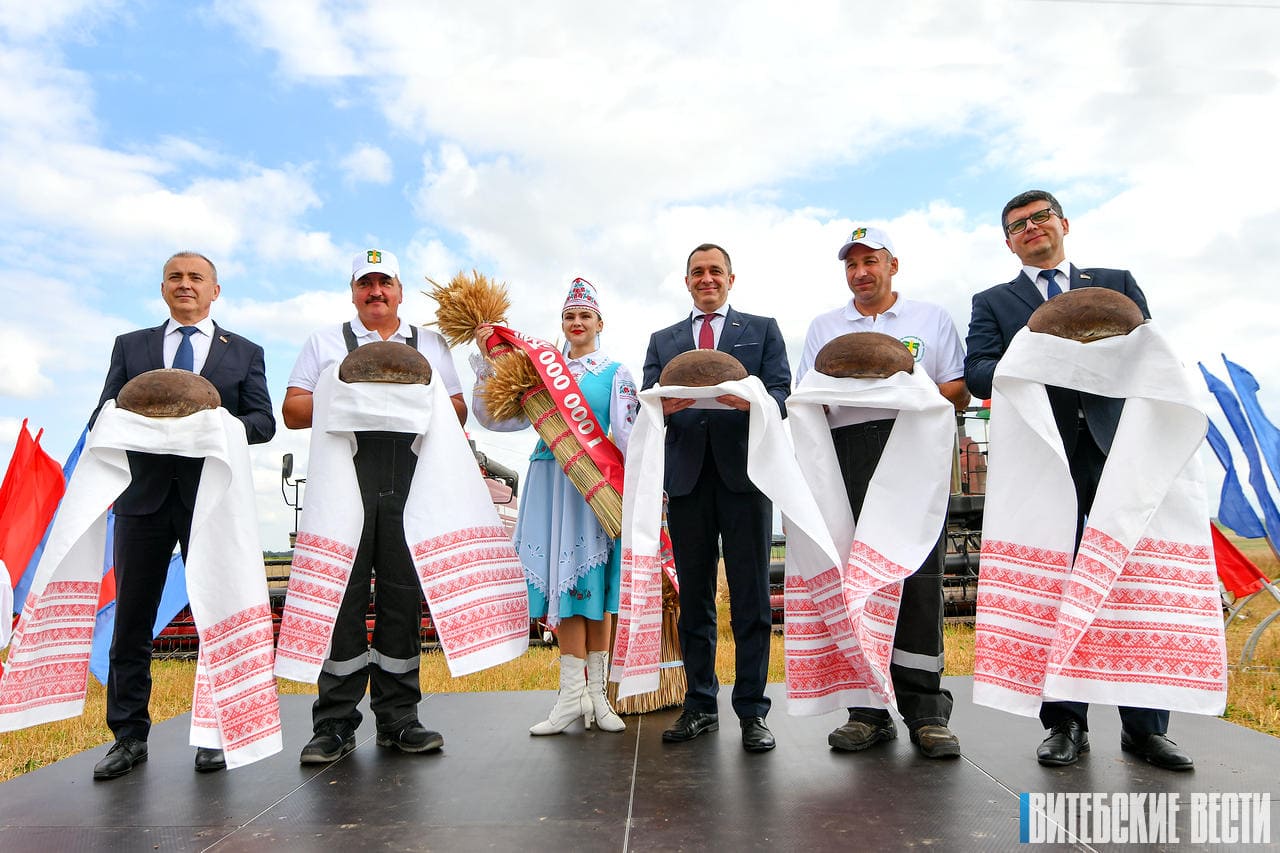 Аграрии Витебской области намолотили 1 миллион тонн зерна и маслосемян рапса