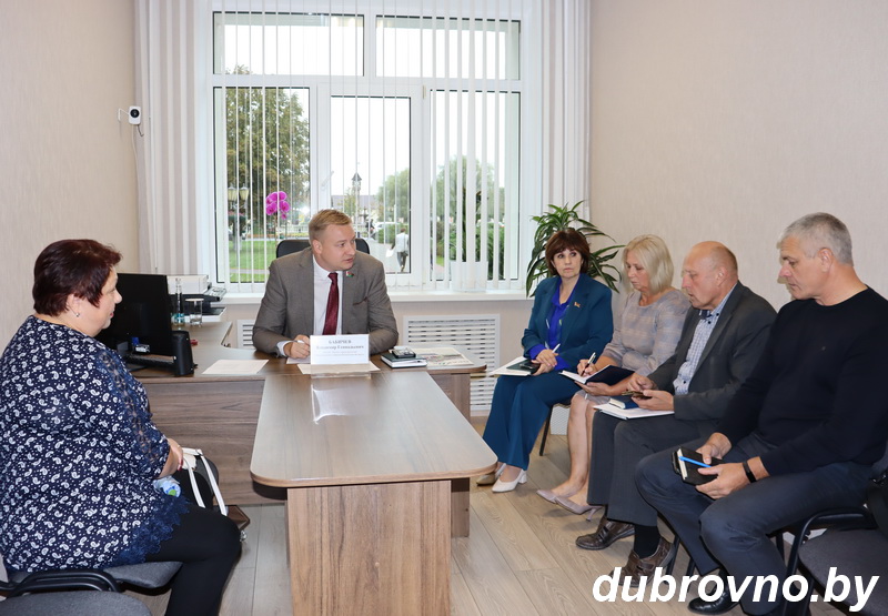 Депутат Палаты представителей Национального собрания Республики Беларусь провел личный прием граждан в Дубровно
