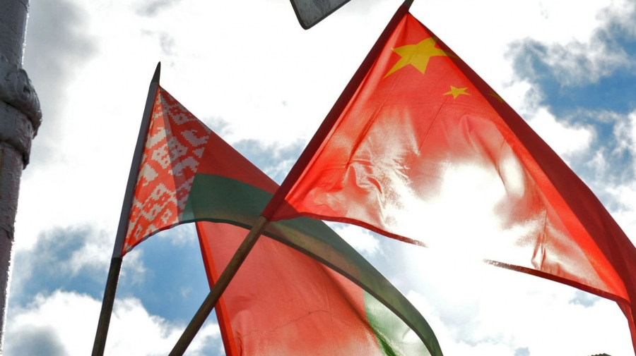 Lukashenko Signs Directive on Practical Implementation of Belarus' Strategic Partnership with China
