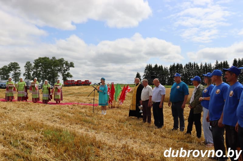 Фотофакт: На Дубровенщине дан старт жатве