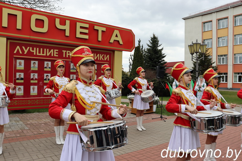 Кто из дубровенцев удостоен занесения на районную Доску почета. Узнаем