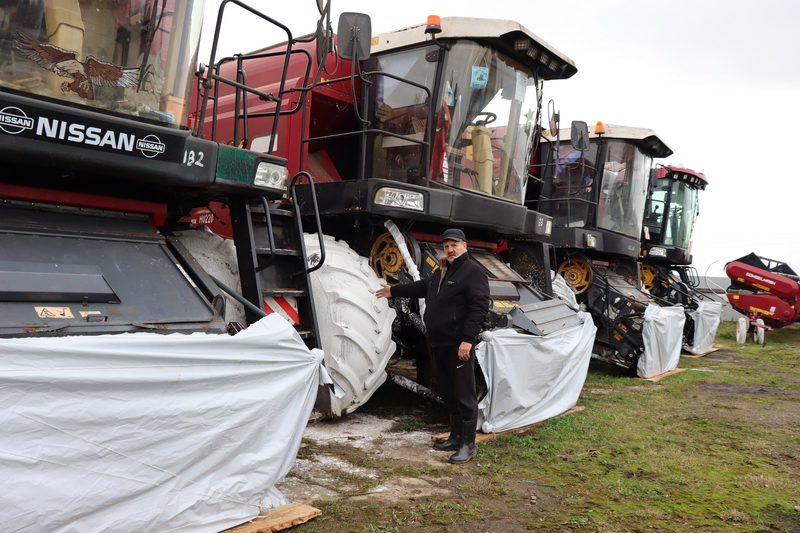 Корреспонденты районки посмотрели, как идет постановка техники на зимнее хранение