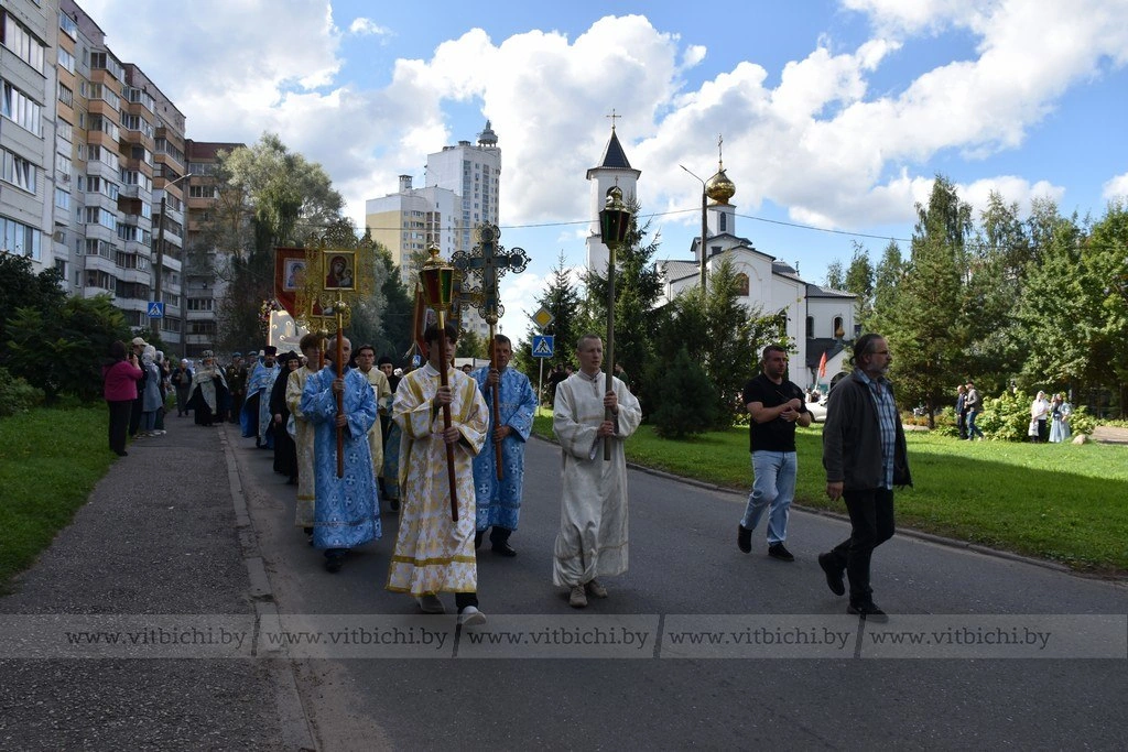 В Витебске прошел традиционный Успенский крестный ход