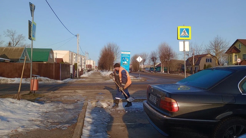 В Дубровно наводят порядок на улицах